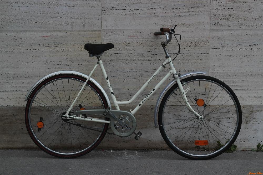 Használt Alfira Luxus Sport Városi (56cm acél)