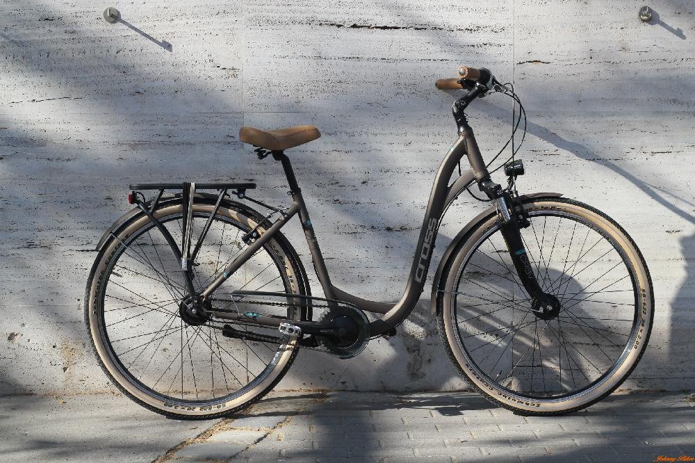 Megkímélt Cross City Pro Line Városi Kerékpár (48cm Alu)