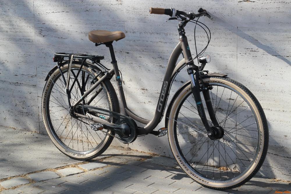 Megkímélt Cross City Pro Line Városi Kerékpár (48cm Alu)