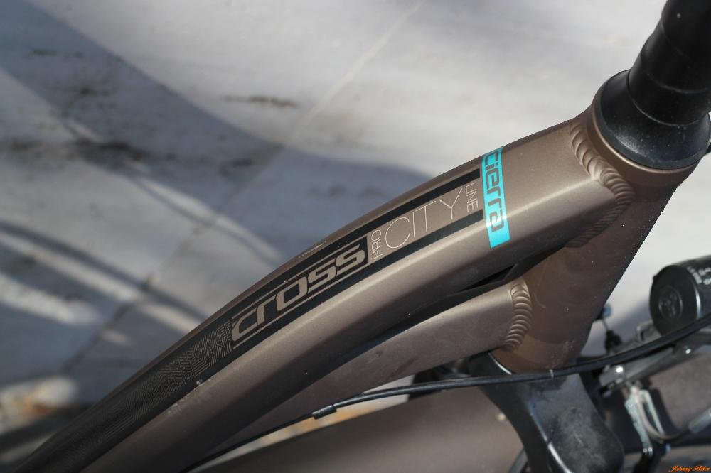 Megkímélt Cross City Pro Line Városi Kerékpár (48cm Alu)